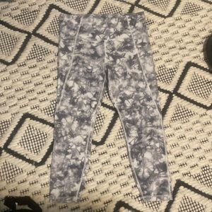 Athleta salutation leggings